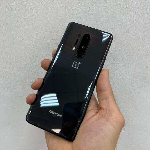One Plus 8 Pro 8/128gb (полный комплект)