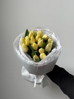 Букет из 15 лимонного тюльпана