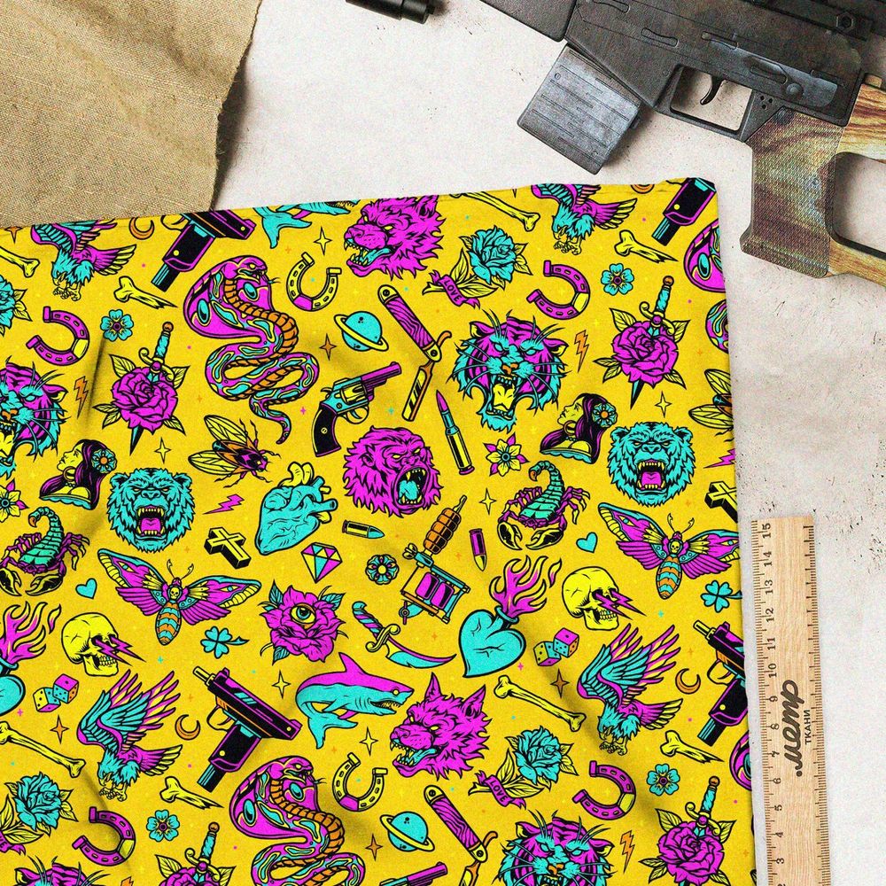 Ткань блэкаут розово-голубые предметы на жёлтом фоне