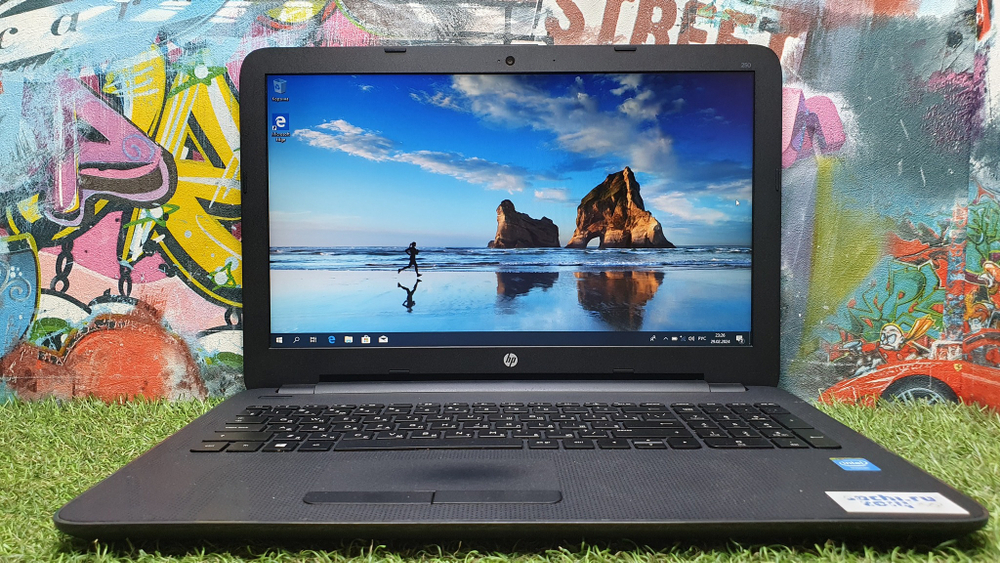 Ноутбук HP Celeron/4GB