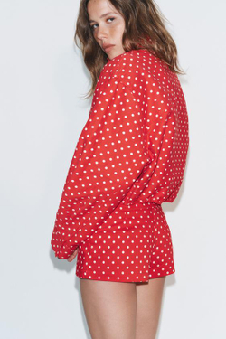 ZARA МИНИ-ШОРТЫ С КАРМАНАМИ, КРАСНЫЙ/БЕЛЫЙ