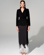 Приталенный жакет из итальянского крепа с вышивкой ручной работы