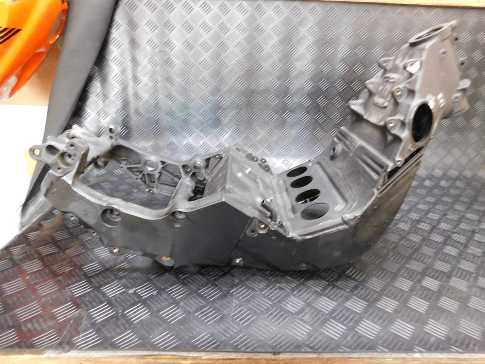 Рама без ПТС Kawasaki ZZR1400 ZXT40C 051946
