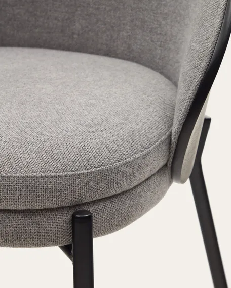 Стул Eamy светло-серый с черной отделкой