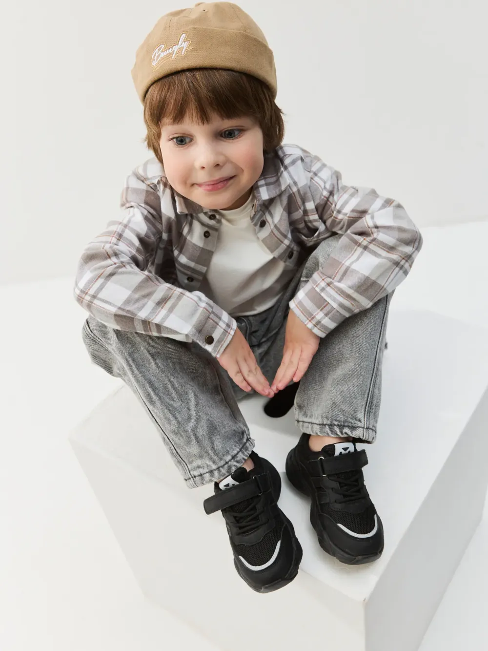 Кроссовки "Уголь" с двойной шнуровкой