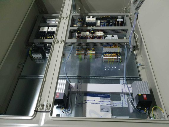 Шкаф управлeния Grundfоs Сontrоl DС-S 2X30-36,9A SD-АВР-I 1