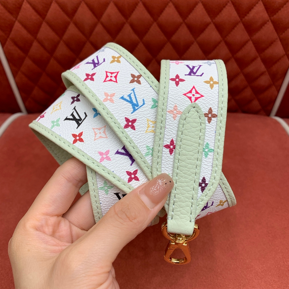 Louis Vuitton Capucines Mini