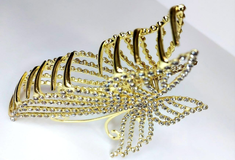 Заколка-краб большая "бабочка" инкрустированная  россыпью страз. 11,5см. Цвет золото