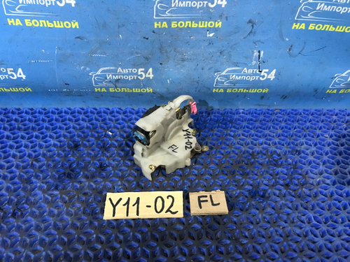 Замок двери передней левой NISSAN AD 1999