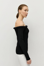 Джемпер с открытыми плечами