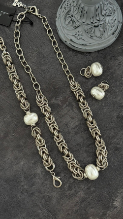 Браслет Византия с белым жемчугом Майорка, оттенок серебро