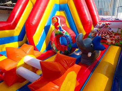 Надувной батут "Яркий цирк" 6x5x3