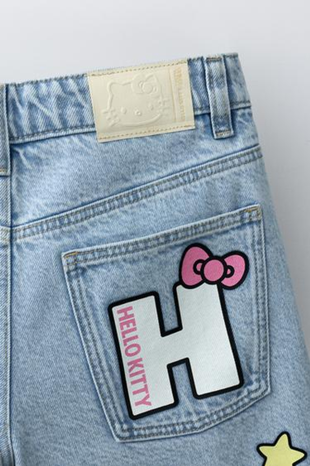 ZARA ДЖИНСОВЫЕ ШОРТЫ HELLO KITTY © SANRIO, ГОЛУБОЙ