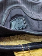 Axys 1000 Gloves / Черный