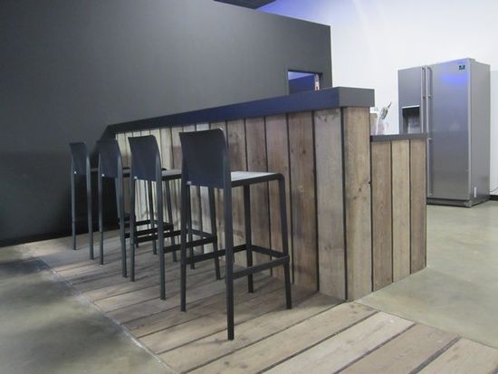 Стул пластиковый барный Volt