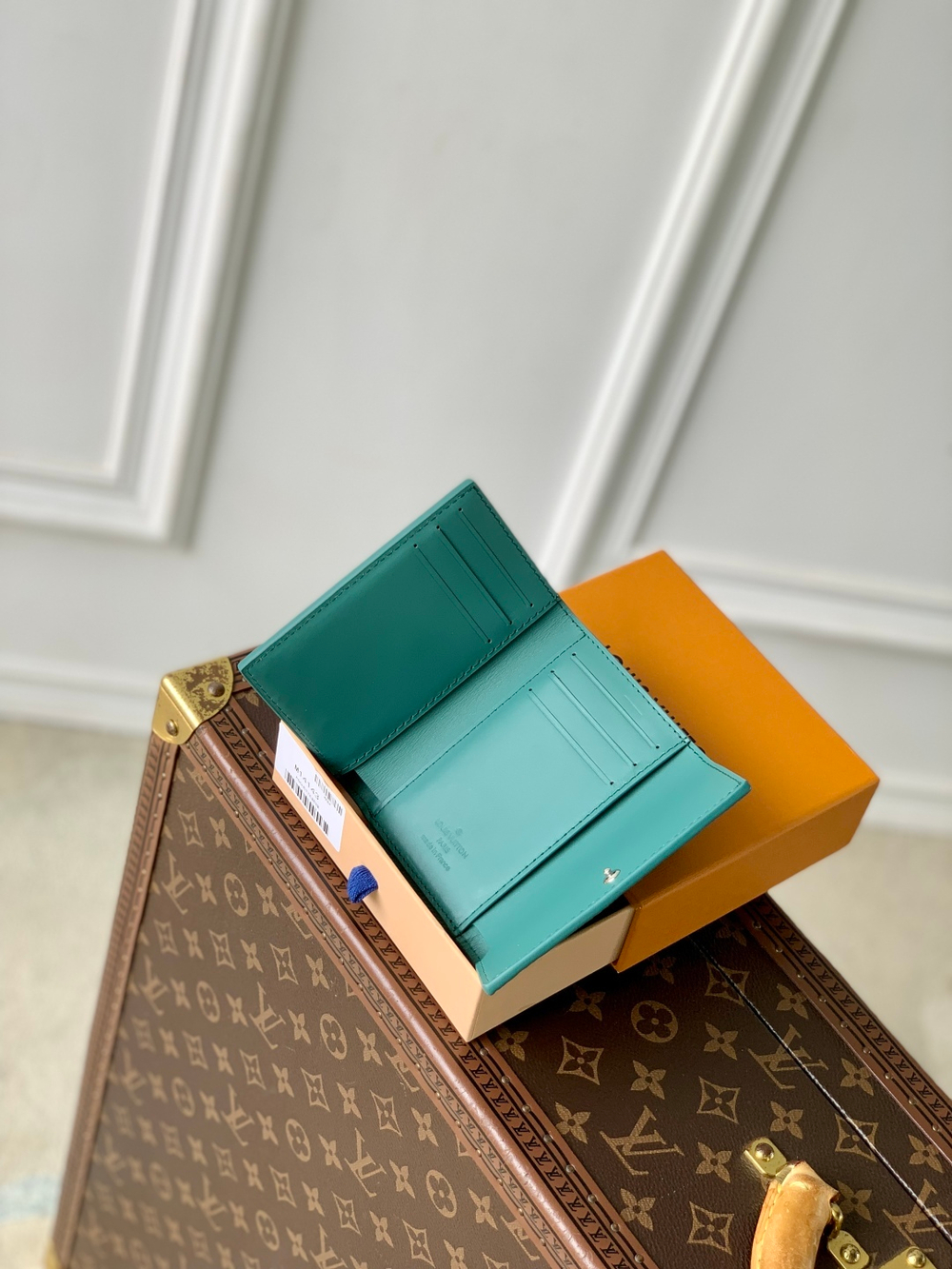 Louis Vuitton Slender Pilot
