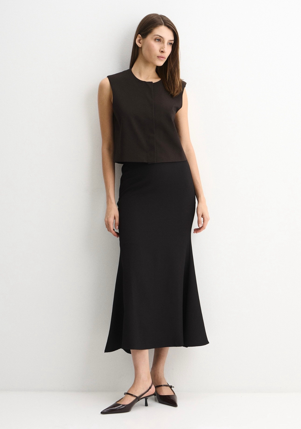 Юбка карандаш со шлицей черный