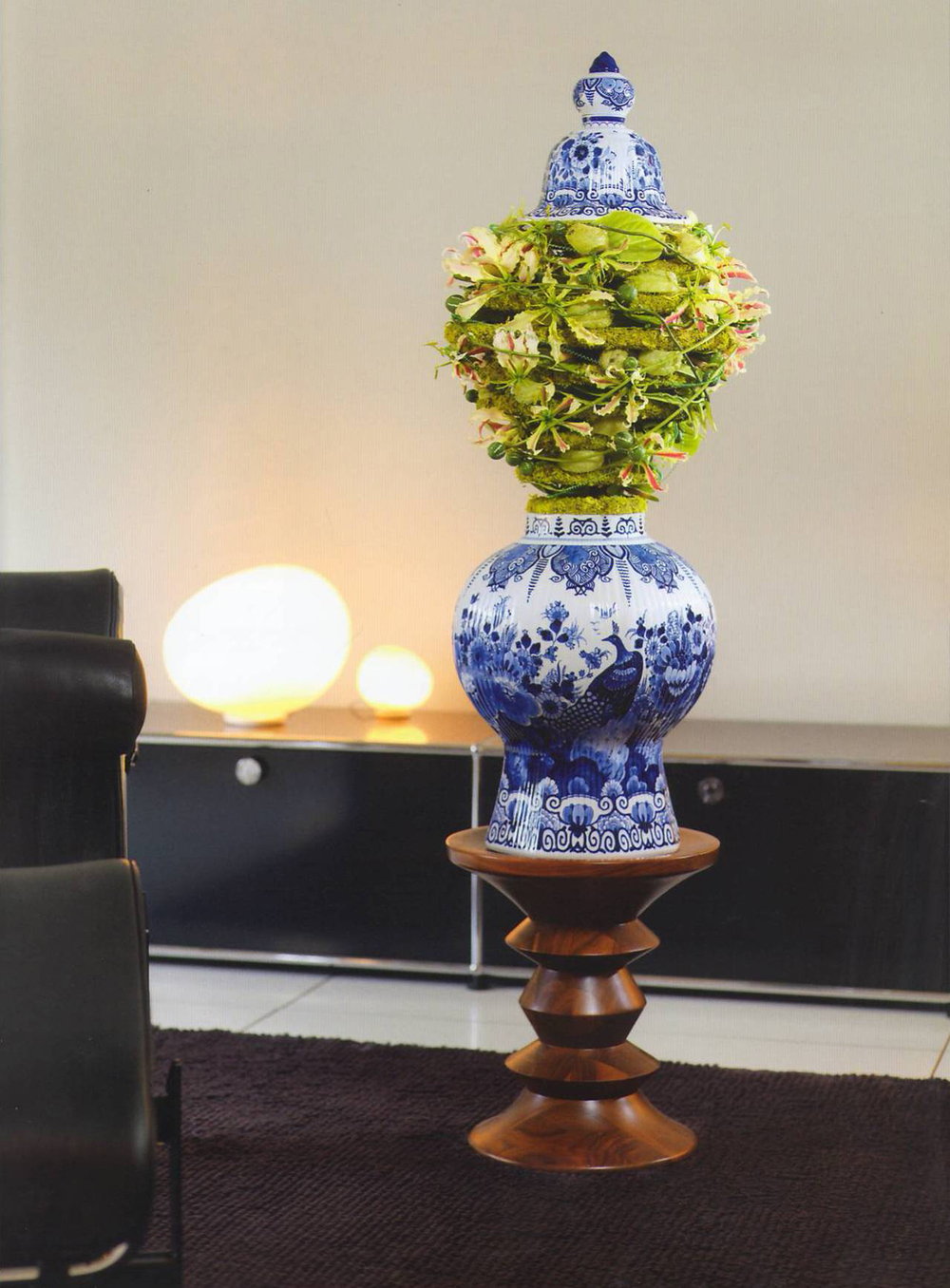Royal Delft Masterpieces by Pim van den Akker