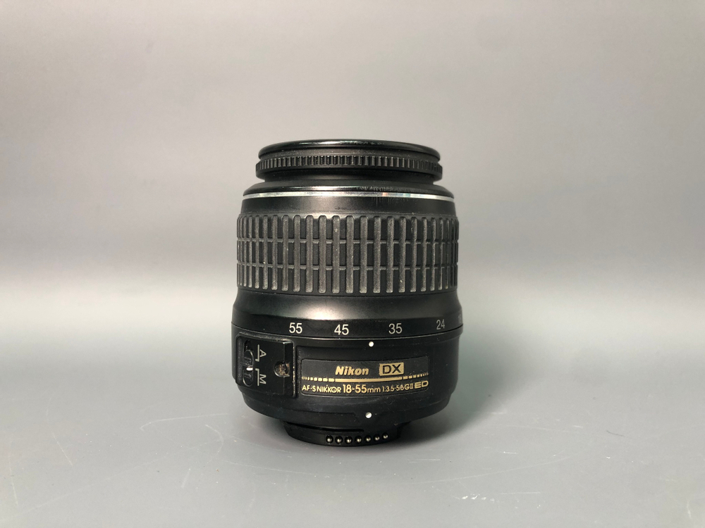 Nikon D3200 kit 18-55mm 3.5-5.6G VR 17000 кадров пробега.