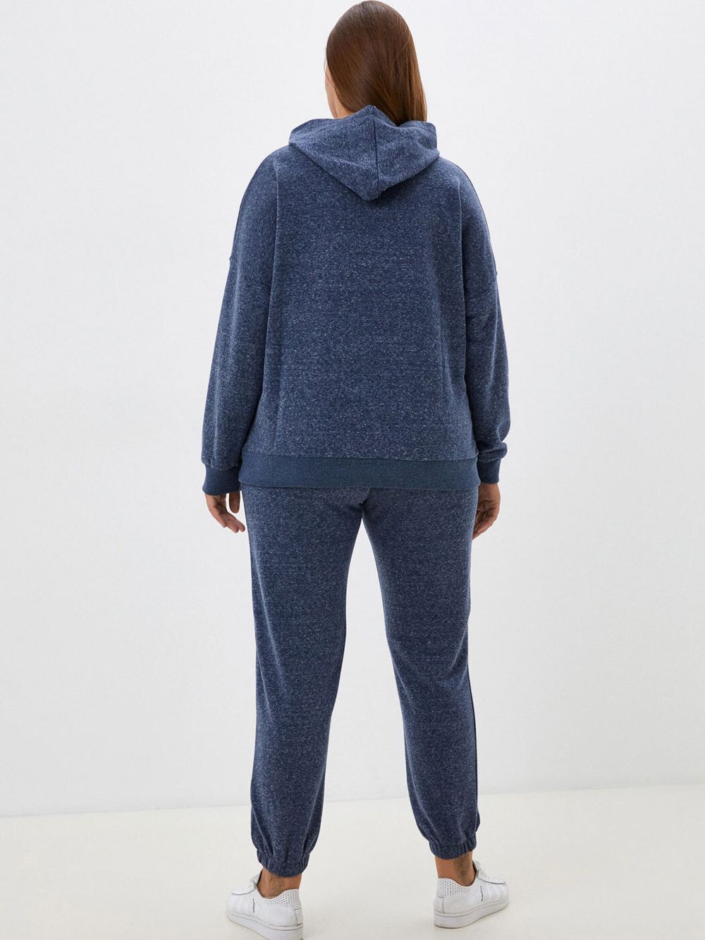 Костюм спортивный