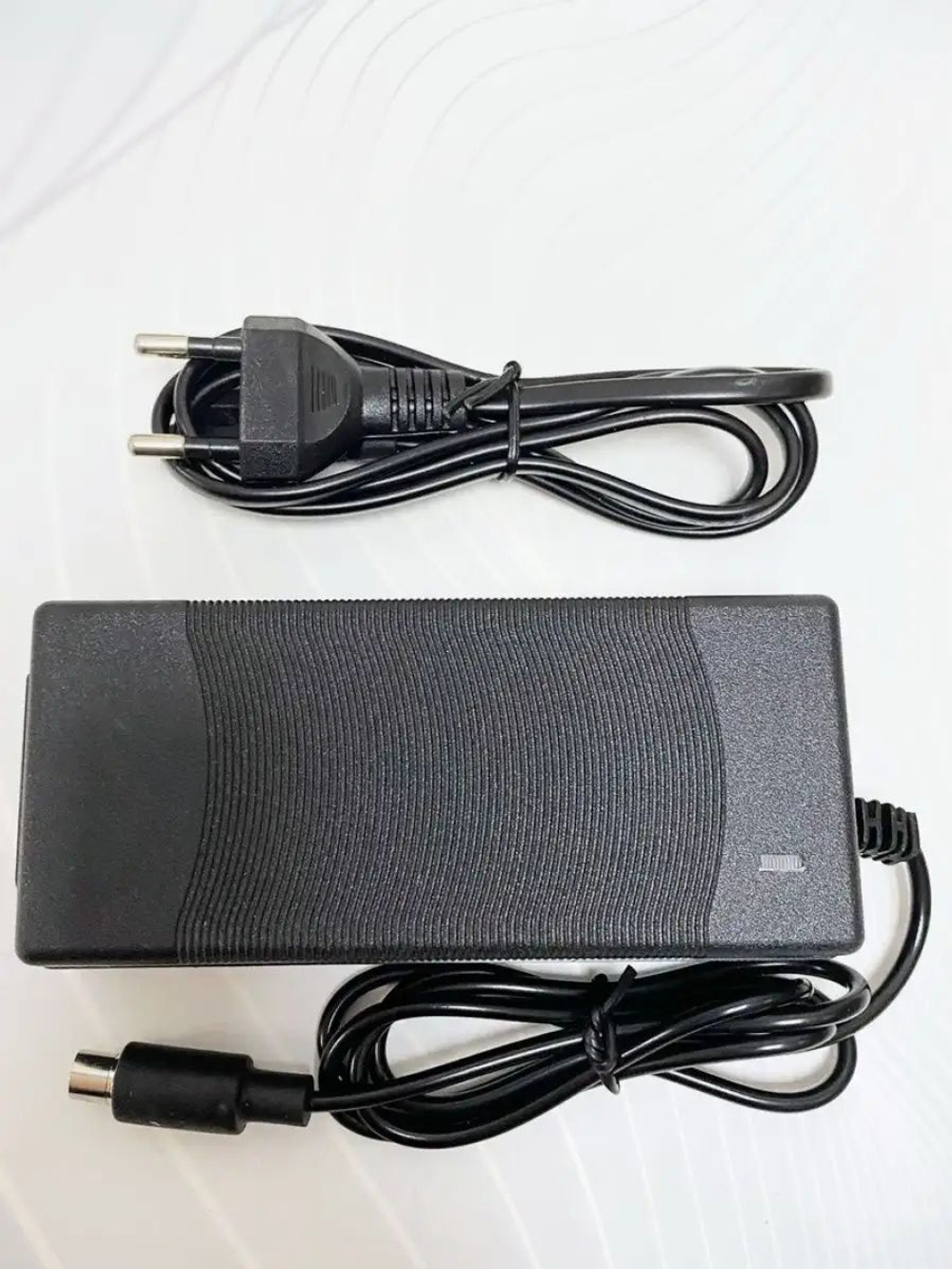 Зарядное устройство для электросамоката Xiaomi (36V, 2A)