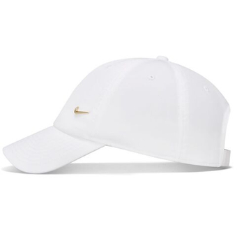 Теннисная кепка Nike Dri-Fit Club Unstructured Metal Swoosh - white/metallic gold
