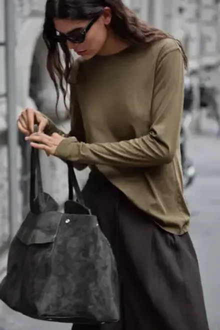 ZARA ФУТБОЛКА ИЗ ХЛОПКА С ЭФФЕКТОМ ПОТЕРТОСТИ, ОЛИВКОВЫЙ