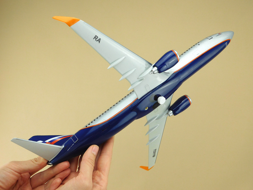 Модель самолета Boeing 737-800 (М1:100, Аэрофлот, RA-73110, И. Айвазовский)