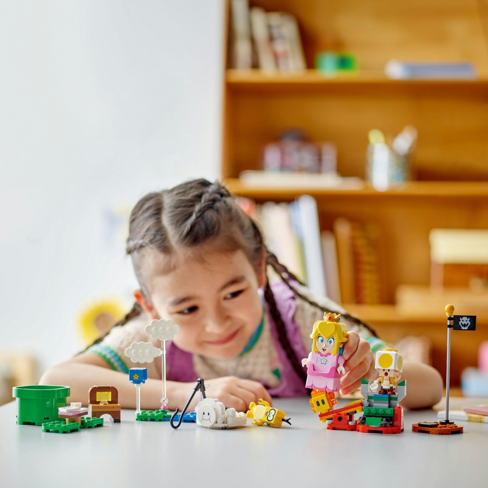 LEGO Super Mario - Приключения с интерактивной фигуркой LEGO Peach 71441