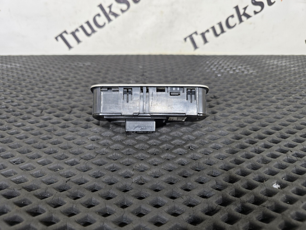 Блок управления стеклоподъемником 2023г