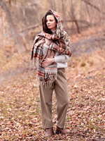 Теплый палантин с орнаментом