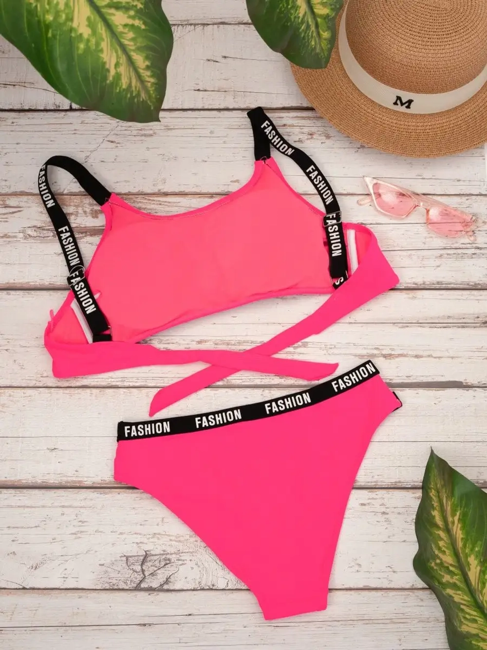 Раздельный спортивный купальник плавками и шортиками