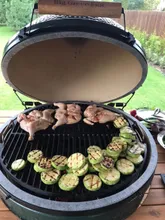 Керамический гриль Big Green Egg XL XLarge (очень большой), 61 см, ножки с рукояткой, столики