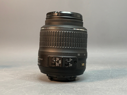 Nikon D5200 Kit 18-55mm f/3.5-5.6G VR 5.200 кадров