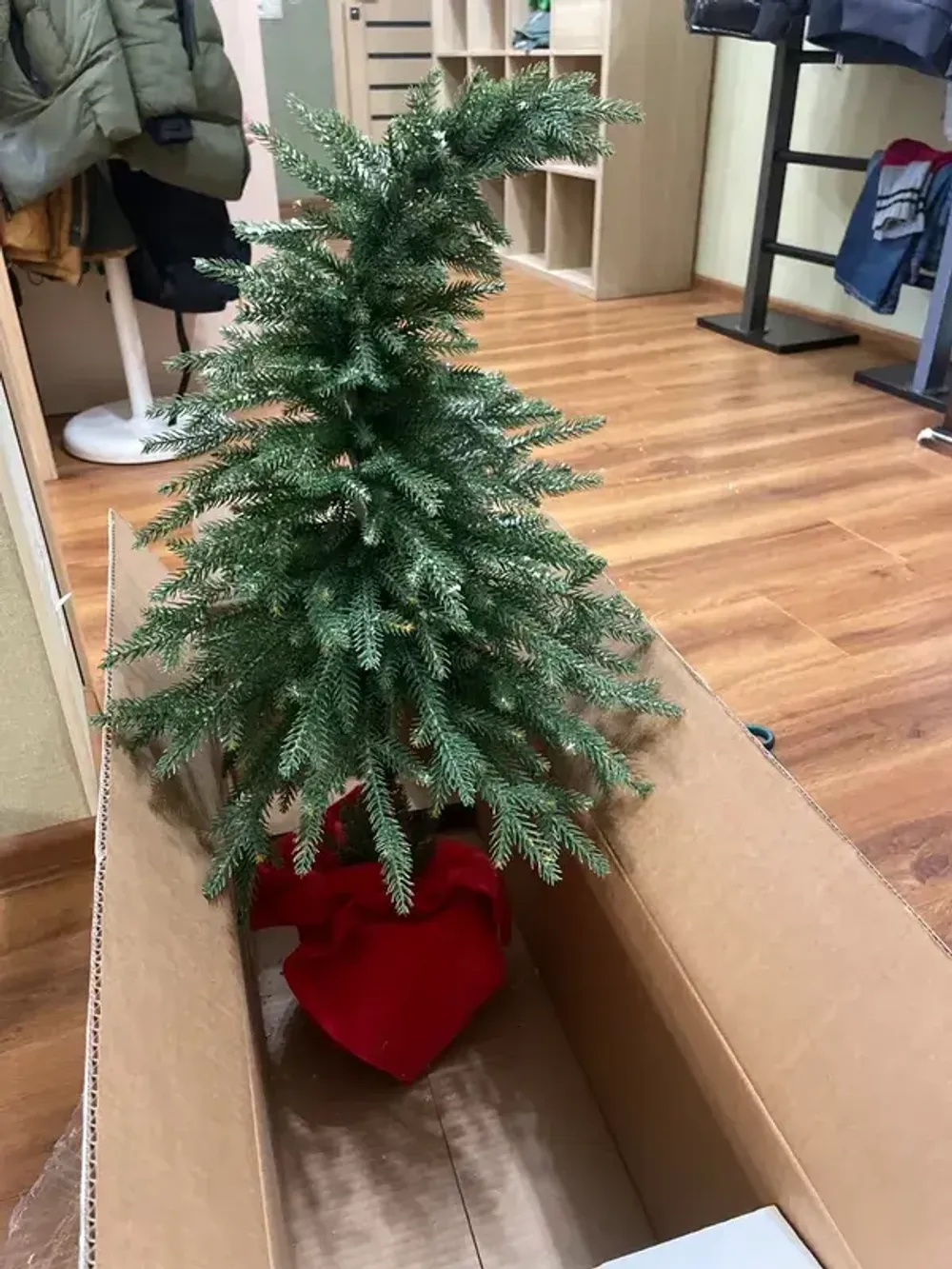 Искусственная ель на ножке "Гринч" (Литая хвоя с инеем) 70 см