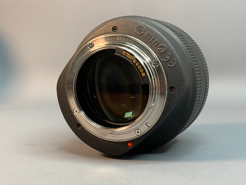 Canon 85mm 1.2 L II USM
