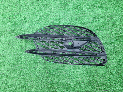 Решетка перед. бампера Mercedes S W222 (17-20) AMG