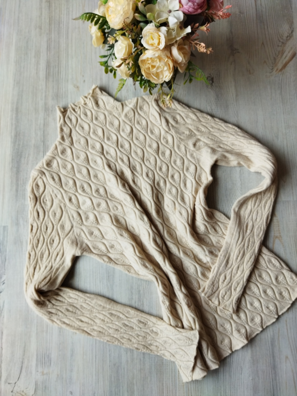 Легкий ажурный лонгслив