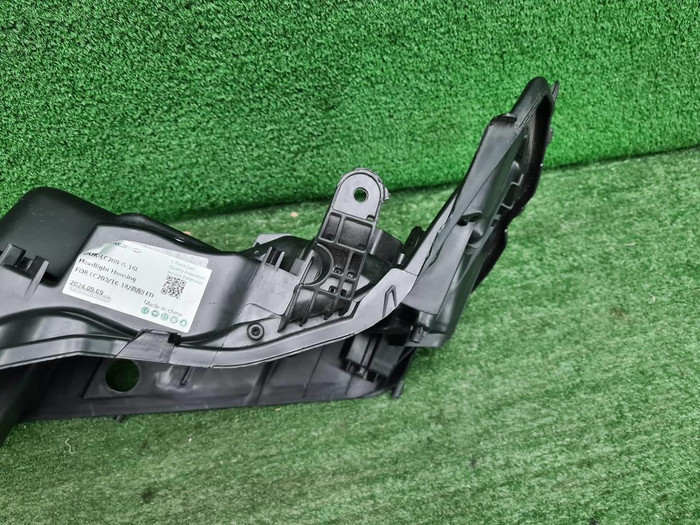 Корпус фары левый Toyota Land Cruiser 200 (15-21)