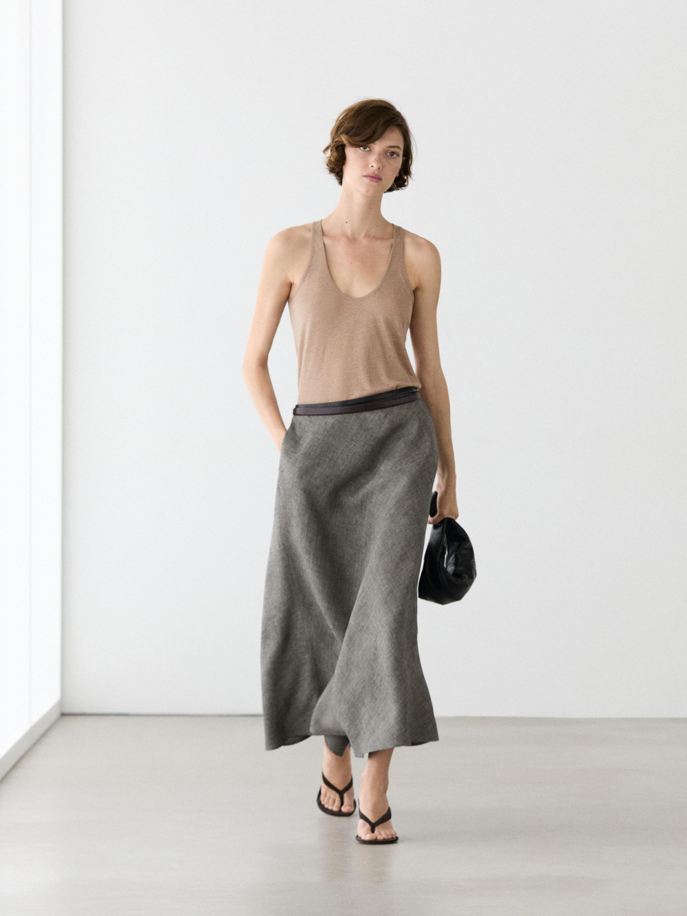 Massimo Dutti Льняная расклешенная юбка миди, черный