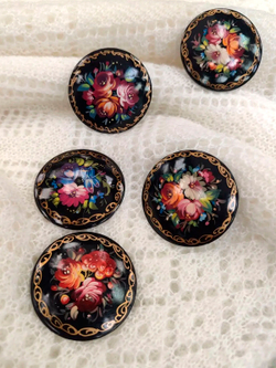 Брошь в ассортименте