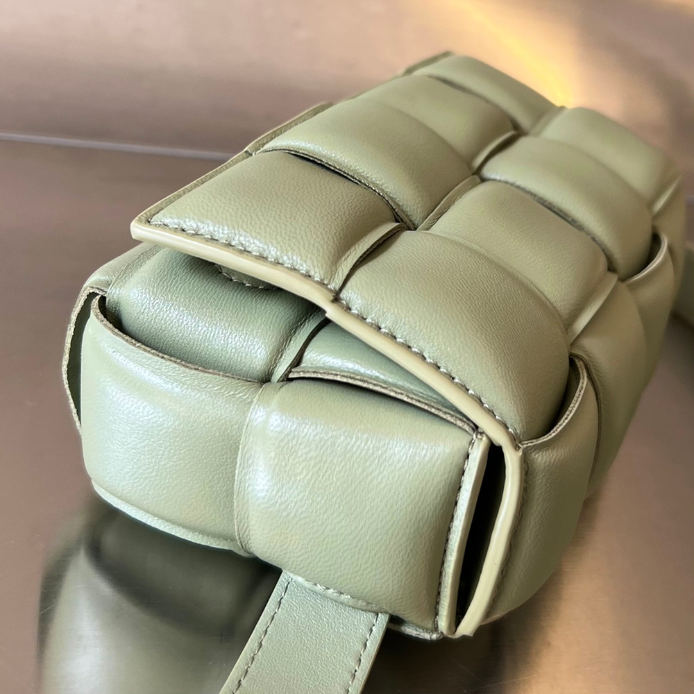 Bottega Veneta Mini Cassette 18 cm