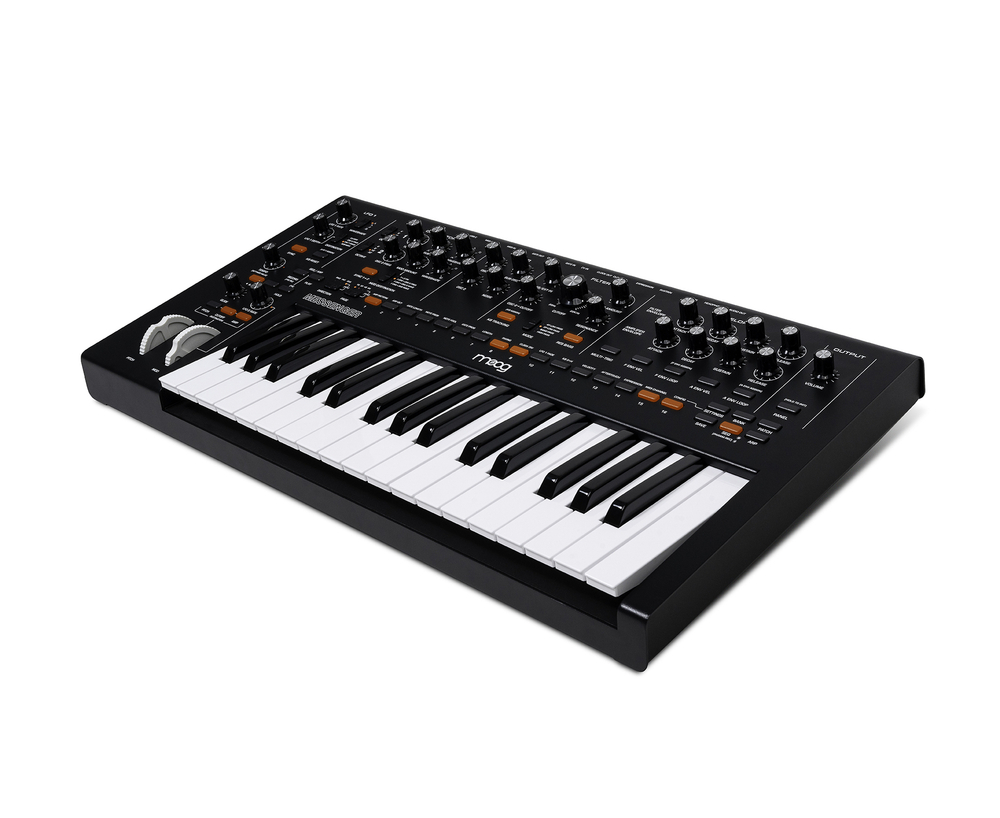 Синтезатор Moog Messenger