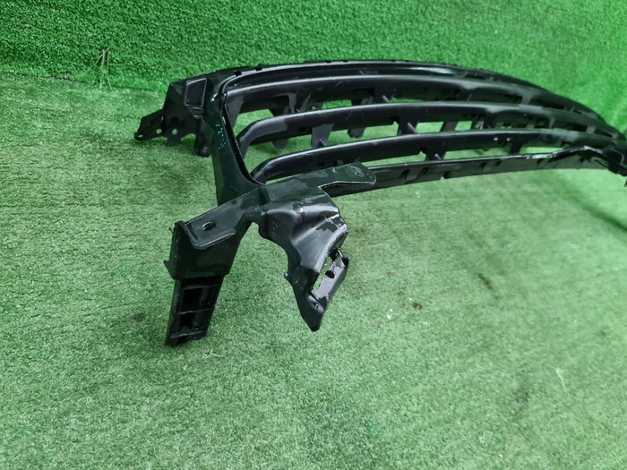 Решетка переднего бампера Porsche Cayenne 3 17-23