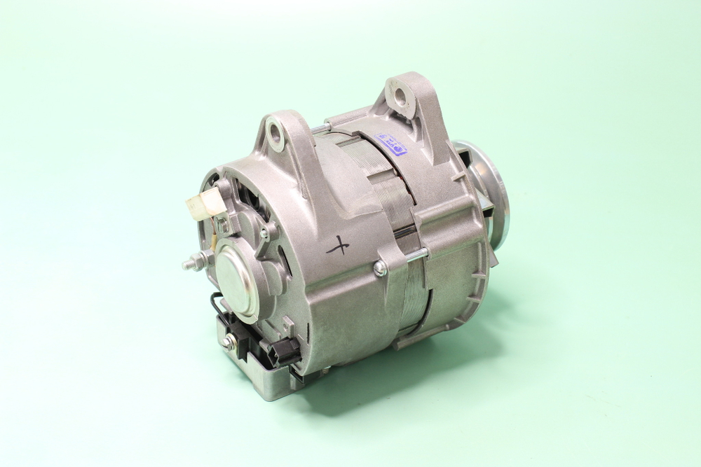 Генератор КамАЗ Евро-0, ЯМЗ-236,238 28В 60А клиновой шкив