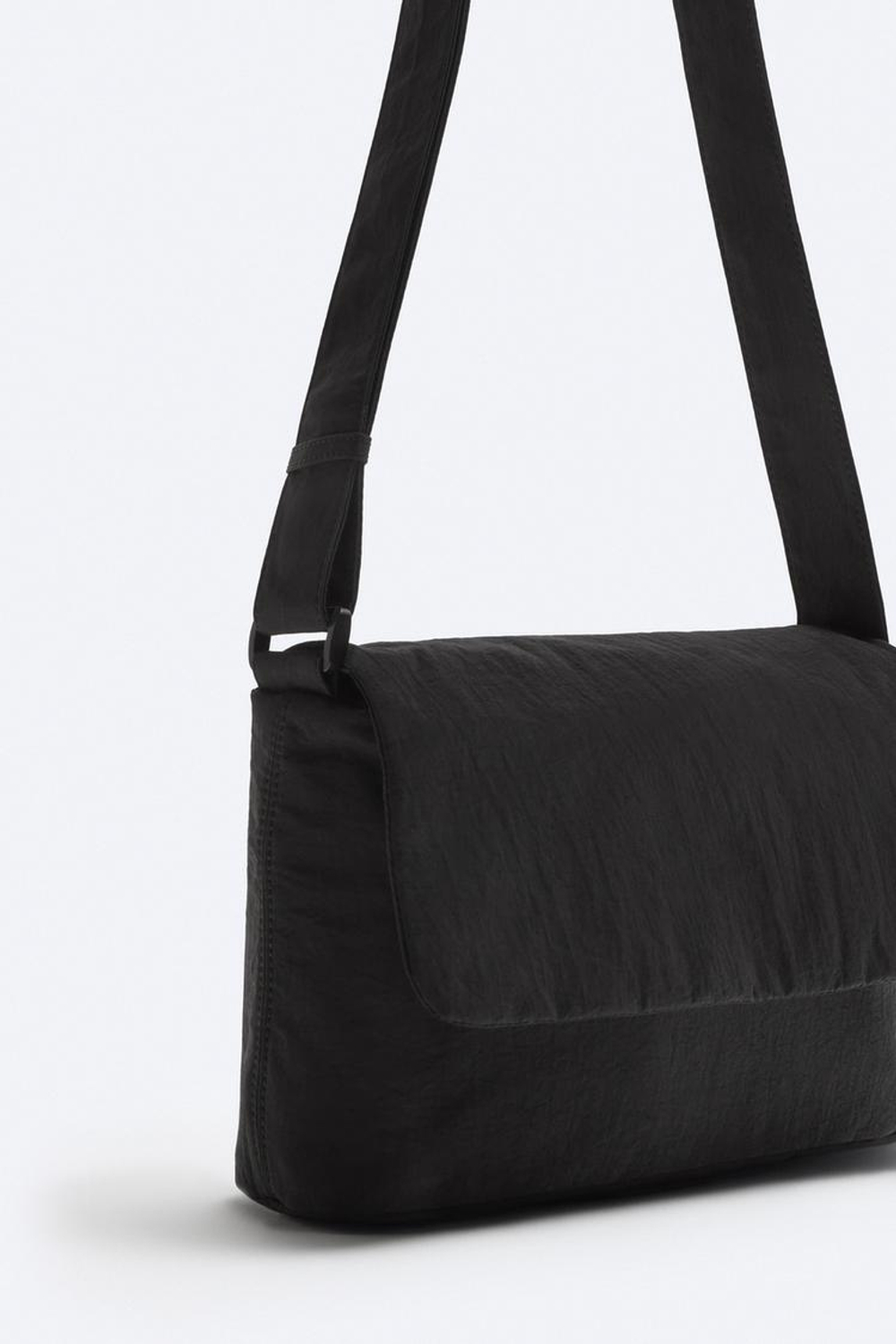 ZARA СУМКА ИЗ НЕЙЛОНА С КЛАПАНОМ, ЧЕРНЫЙ