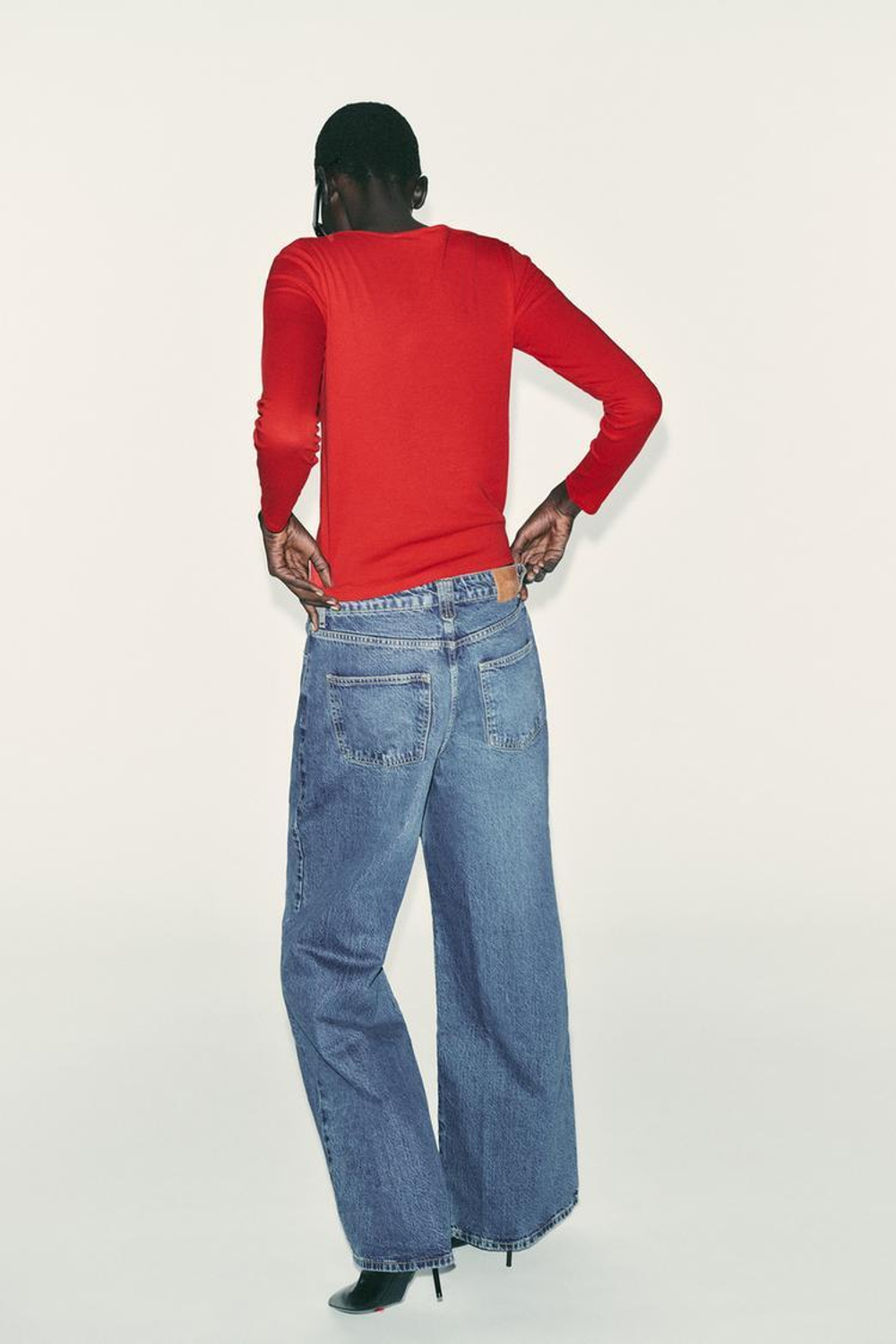 ZARA ХЛОПКОВАЯ ФУТБОЛКА С ВЫРЕЗОМ ЛОДОЧКОЙ, КРАСНЫЙ