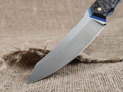 Нож для бушкрафта "Велес", сталь VG-10/Elmax, рукоять карбон (синий спейсер)