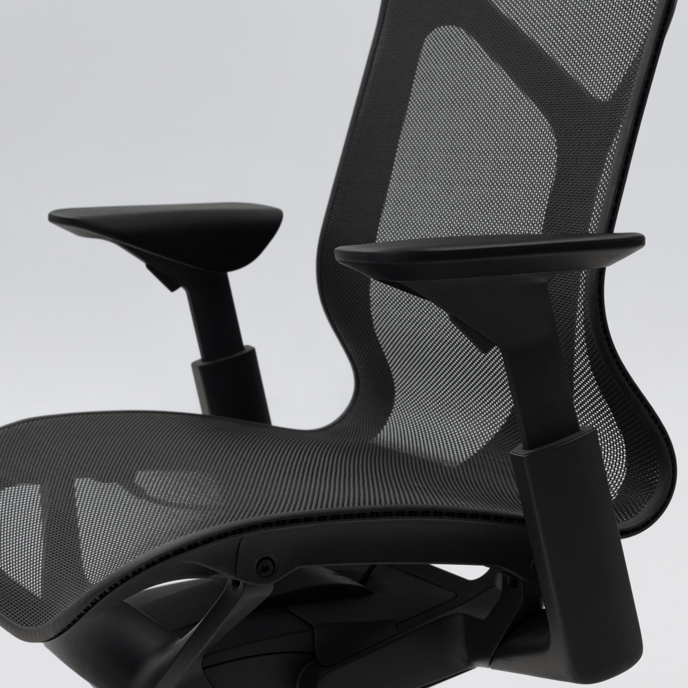 Кресло Herman Miller Cosm, высокая спинка, цвет Graphite, регулируемые подлокотники