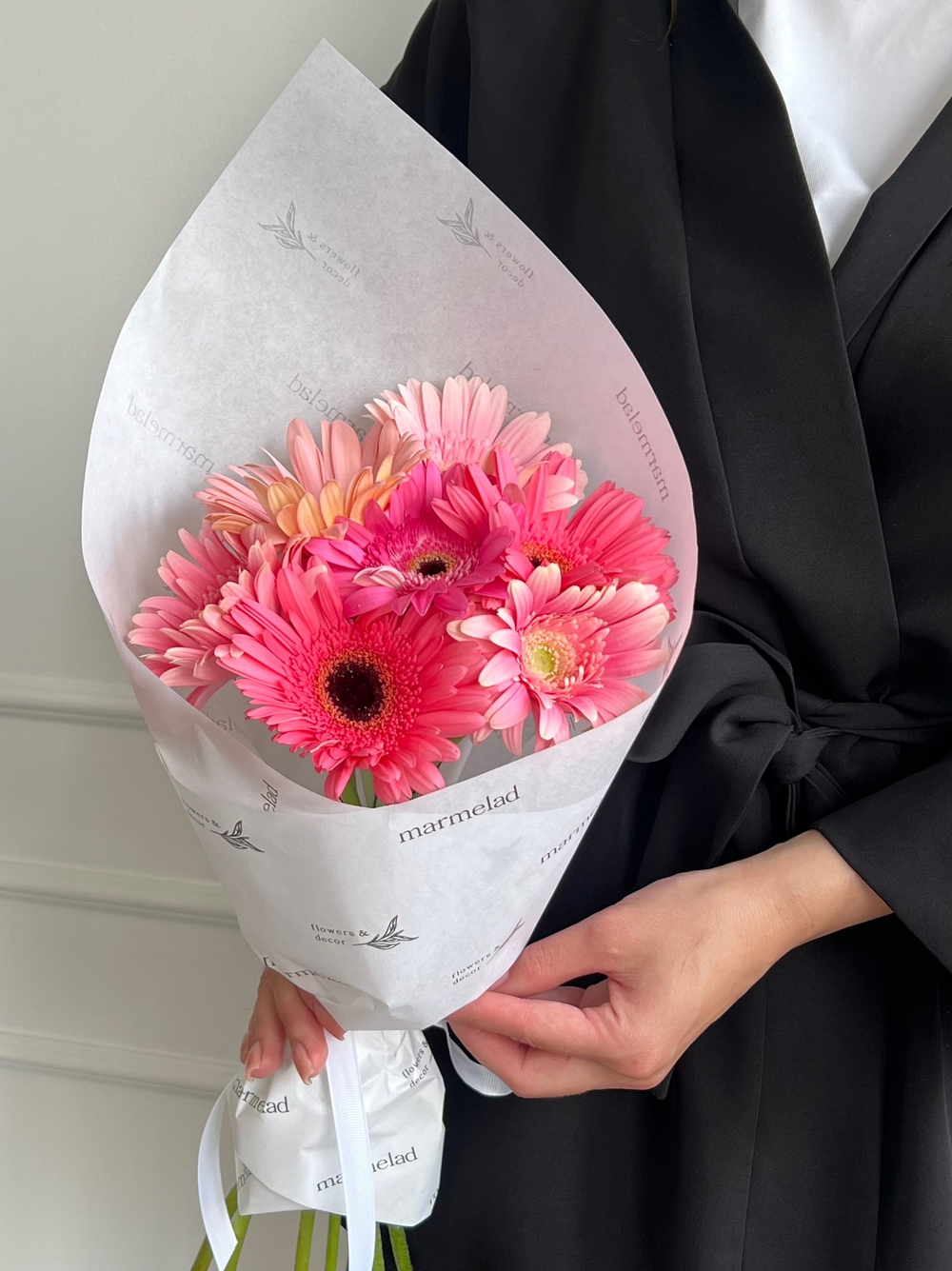 Кулек из гербер в розовом оттенке 7 шт